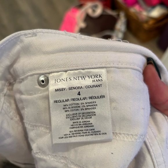 Jones New York, white skinny ladies jeans, size 4 - Picture 4 of 5